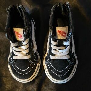 Vans Black and White Classic Sneakers Canvas Low-Top
